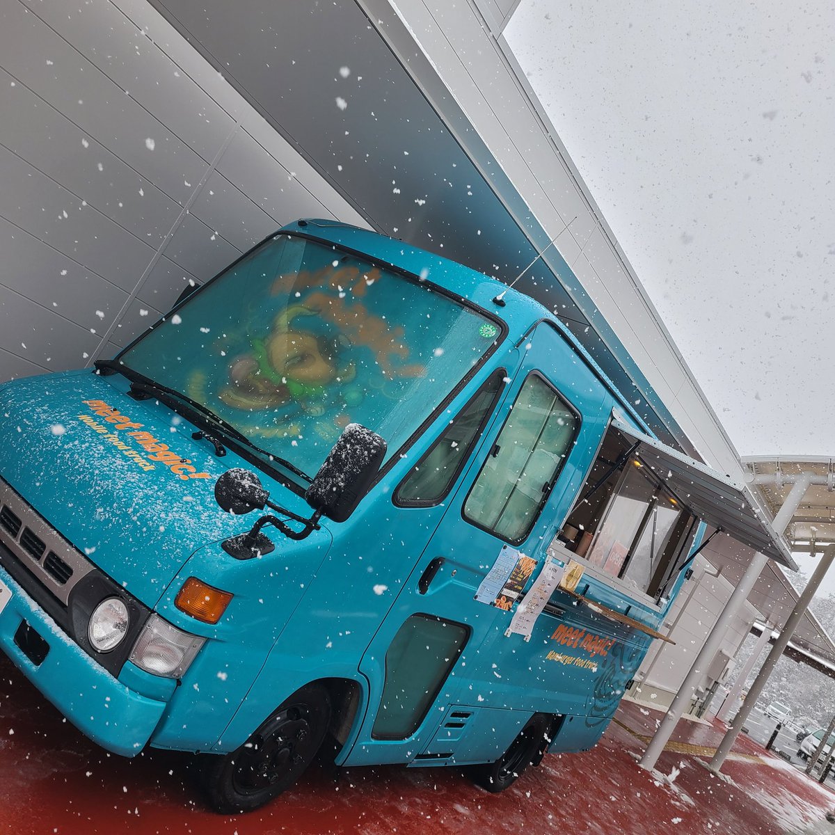 OMUSUBEMARU5351's tweet photo. 先日の夜勤前に道の駅東松島へ🚗✨️
初めて行ったから道間違えたけど💦
#meetmagic さんの出店日で今年初の美味しいハンバーガー🍔🍟をポテトは半分残して夜勤のお供に🥹💕
ごちそうさまでした~✨ https://t.co/iVI0NbtpbA