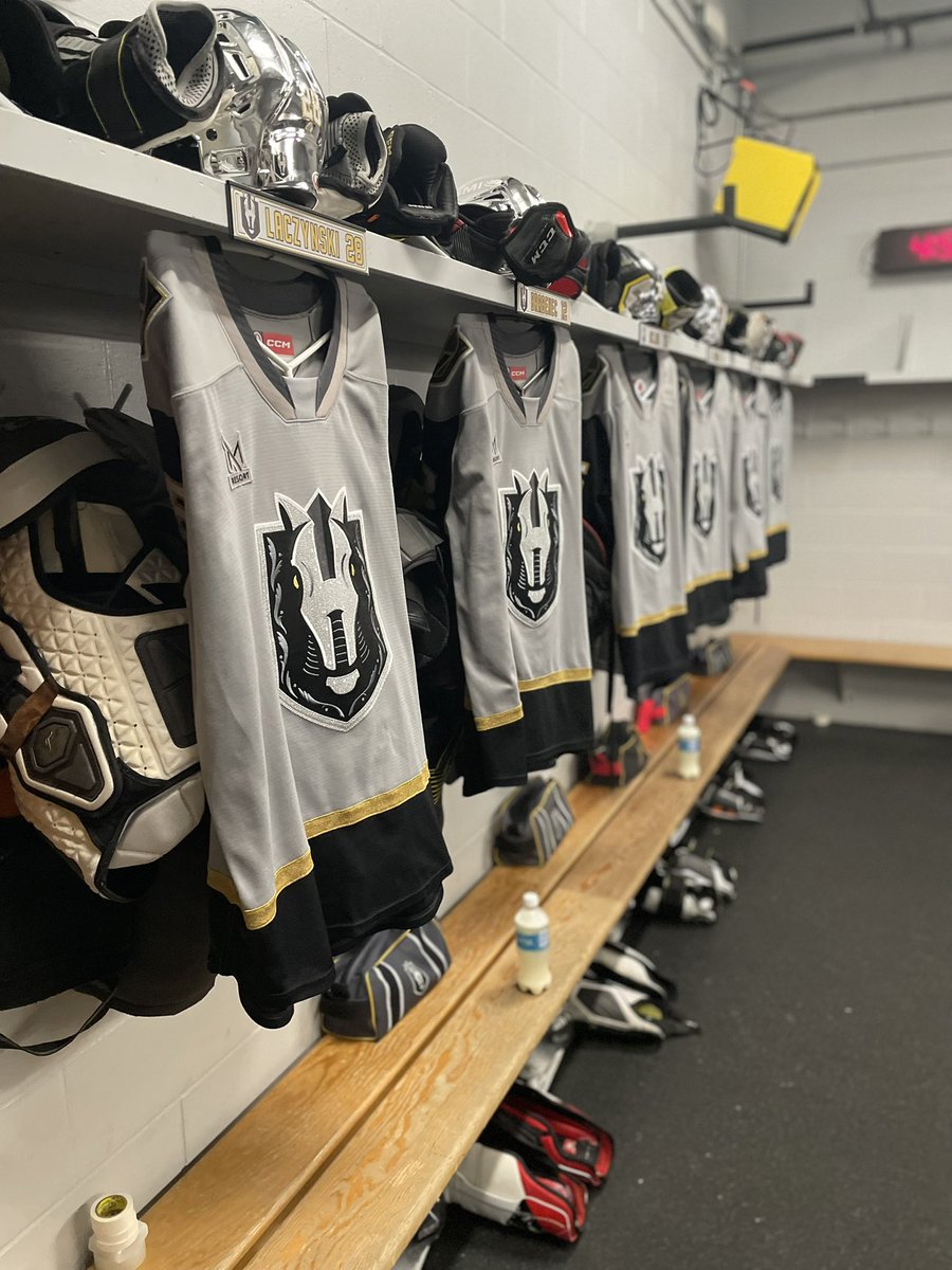 HSKnights's tweet photo. calm before the storm ⚔️ https://t.co/MFY3IFdxNe