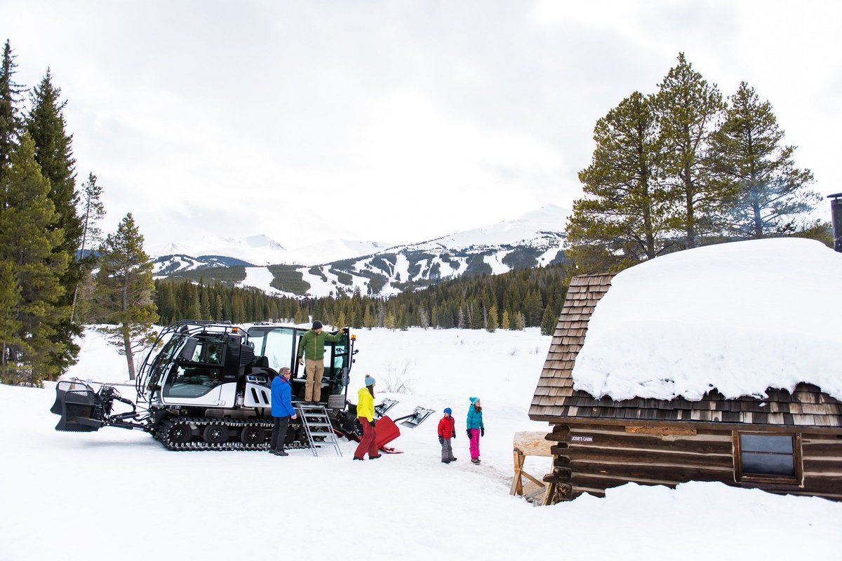 SCRetreats's tweet photo. One popular winter activity in Breck is a scenic Snowcat tour! This is a one-of-a-kind adventure in a luxurious, heated, all glass cabin Snowcat! The tour includes breathtaking views, s'mores and hot chocolate, and sleds and toboggans to hit the trails.

#breck
#summitcounty https://t.co/Emab190opK