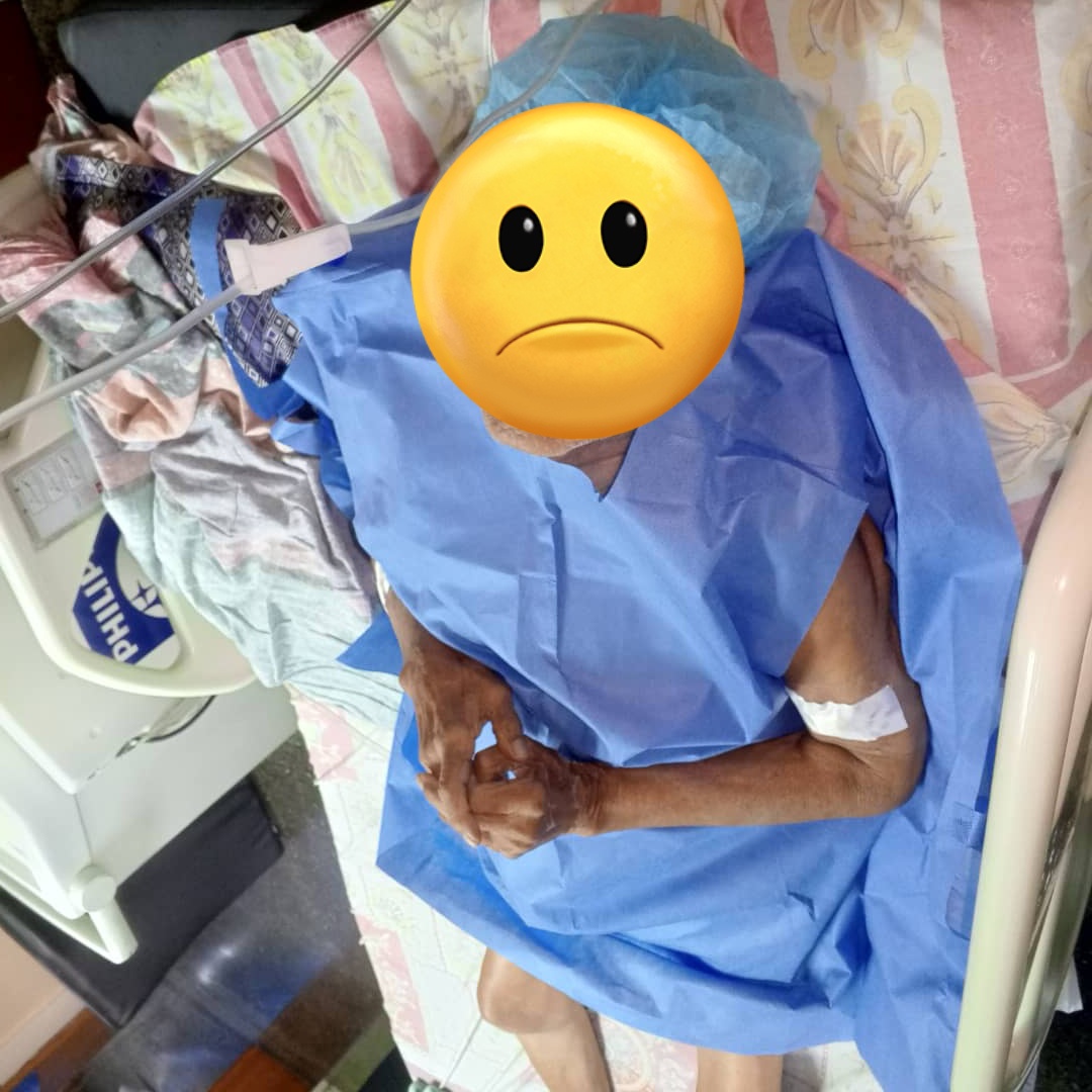 LuisReyes_30's tweet photo. #URGENTE. El Sr Venancio Rojas, de 91 años, requiere apoyo con una silla de ruedas.
Le fueron amputadas sus piernas por diferentes complicaciones, tenía miasis (gusanos en sus piernas).
Las imágenes son muy fuertes.
Es de Cocorote, Yaracuy.
Favor difundir 🙏 
@JRPetare 
#Ayuda https://t.co/L6sH71lc7e