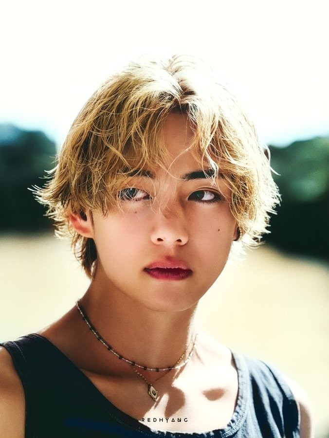 WorldisyoursTHV's tweet photo. #THV #KTHV #TAEHYUNG
#V #뷔 #태형뷔 #태뷔
#태태
태형만의 고혹적인 클래식한 아름다운 분위기
태형아~ 보고 있어도 보고 싶다 https://t.co/hK36nL3fHe