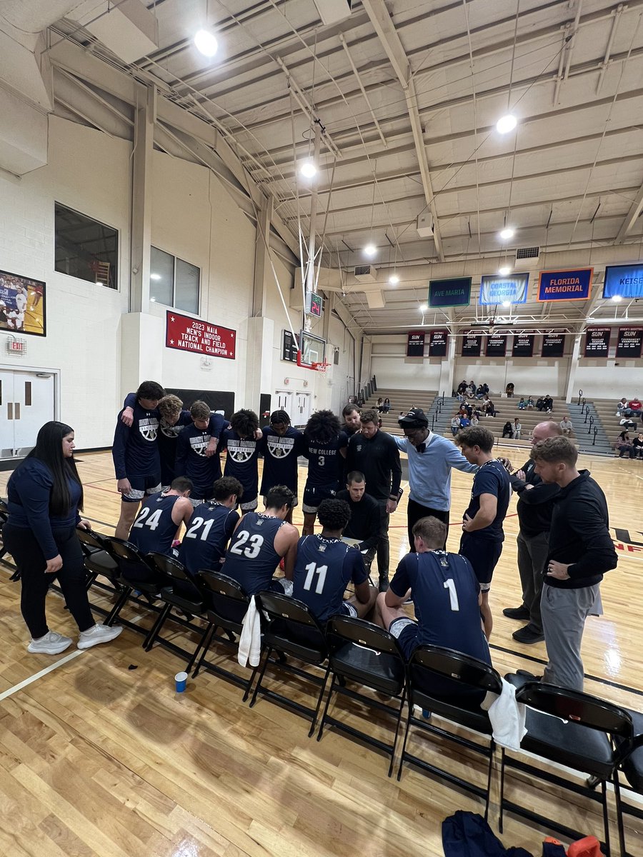 Love. Serve. Compete.

All the way to the end. Great OT win. 

#HoopsInParadise 🌴
