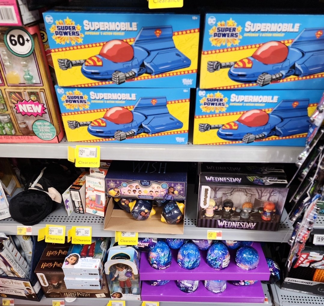 LVFunkoholics's tweet photo. Spotted some Clearance deals @Walmart
Clearance items pricing and availability may vary depending on store location.

#Lego #Clearance #clearancefinds #megaconstrux #beatles #legominifigs #legodeals #clearancefind #Walmartdeals #lasvegasfunkoholics  #Walmart #Legos #legocity https://t.co/KnqnLLtqOj