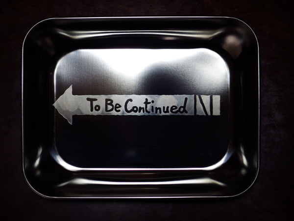 コレの前に作った作品
カッティングシートを使った方は安定の出来栄えなんですが、コーティングに傷を付けた方は迫力がイマイチ。
でも実験としては発見がありました。
低温で電解エッチングする方法です。
コレ以前は綿棒を使って行っていました。
しかしこの方法だと時間がかかります。 