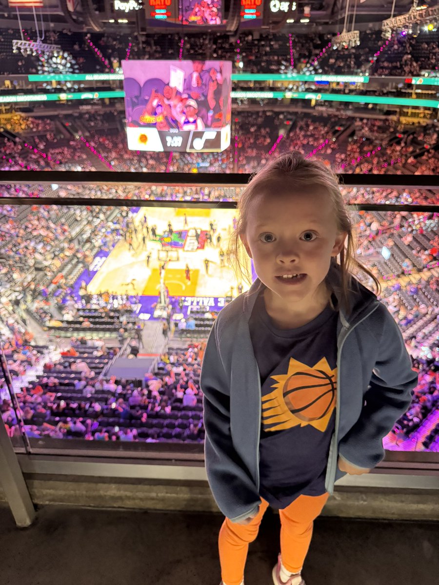 mcguireauctions's tweet photo. Basketball and snacks, a tale as old as time. https://t.co/iHMM4CRyg4