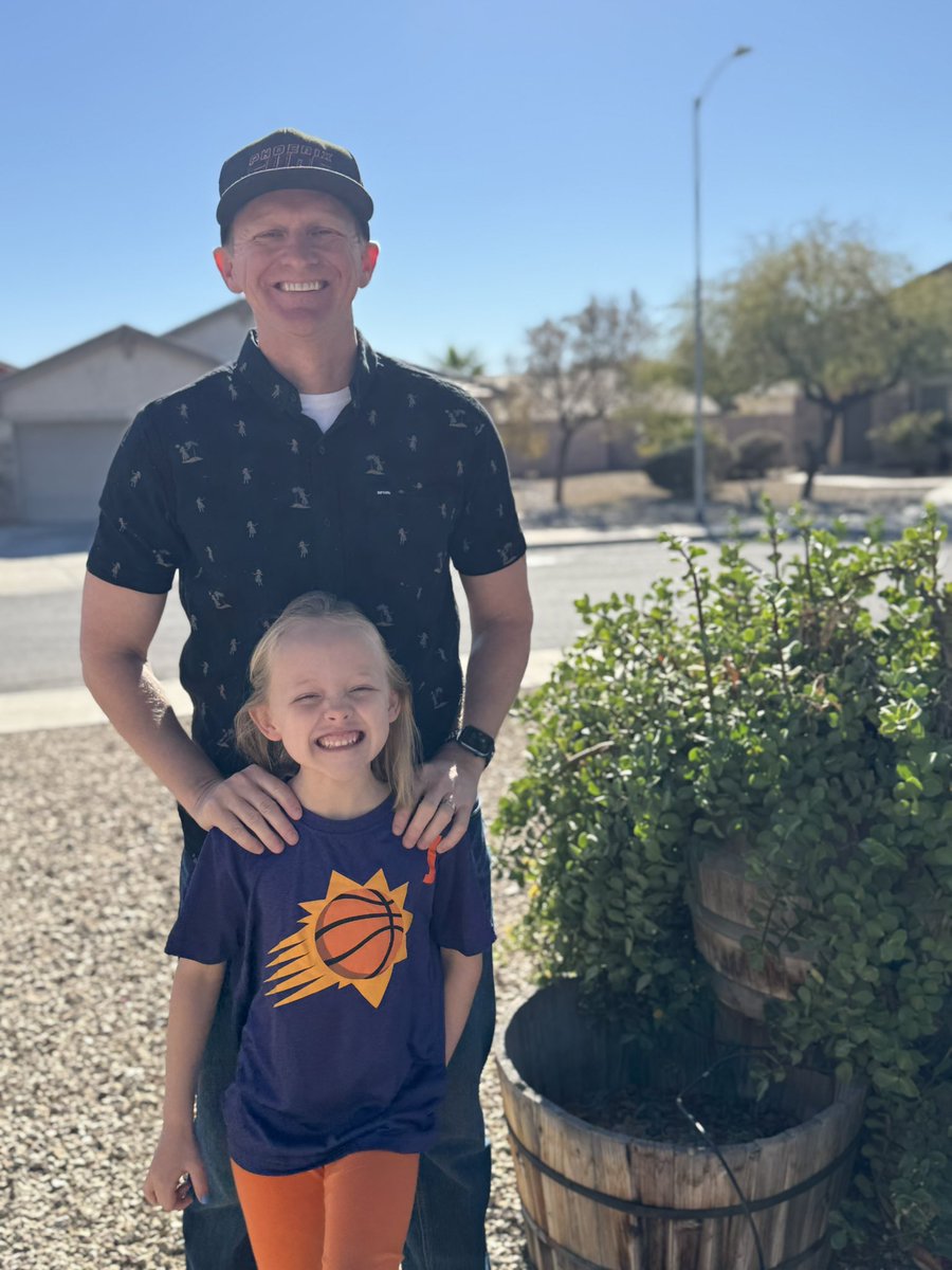 mcguireauctions's tweet photo. Basketball and snacks, a tale as old as time. https://t.co/iHMM4CRyg4