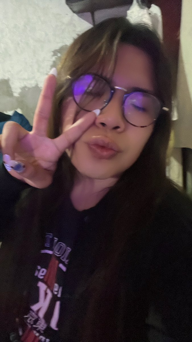 sullisanpablo's tweet photo. #hellobitches 🍒 https://t.co/OzqbJmTagD