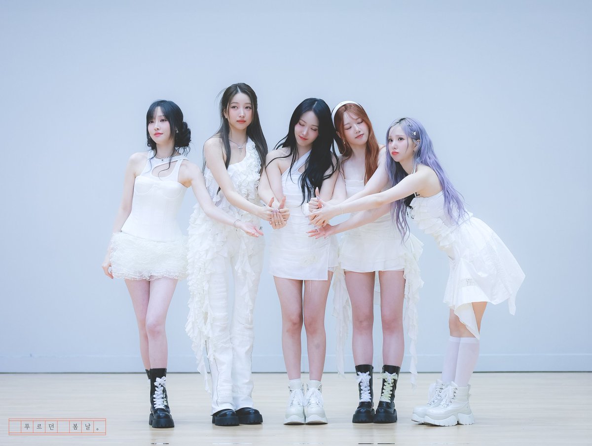 I_GFRIEND's tweet photo. 250111 음악중심 미니팬미팅 여자친구(GFRIEND) 🩷

@GFRDofficial #유주 #소원 #엄지 #예린 #은하 #신비 #GFRIEND #여자친구 #우리의다정한계절속에 https://t.co/9EKx5U01N4