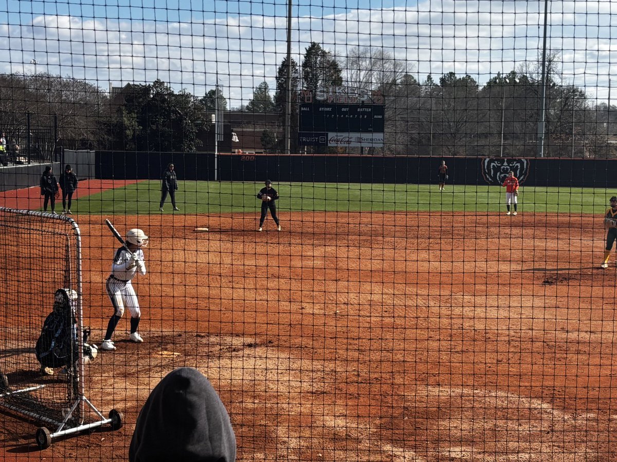 Chelsea_Lewis12's tweet photo. Thanking @MercerUSoftball for hosting such a great camp today. I learned so much and had so much fun. Can’t wait to be back next week!@LindsayFico @DevynFlaherty @ImpactGold08GA https://t.co/bJJXDVJyw6