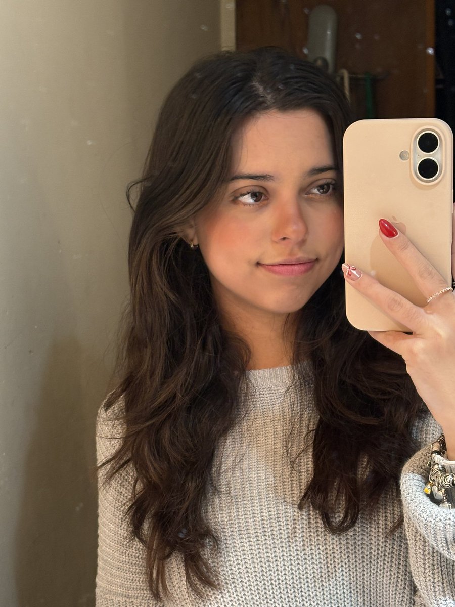 brisavrse's tweet photo. q vergüenza pero holaa #selfieforav https://t.co/oo8GpDRt6b