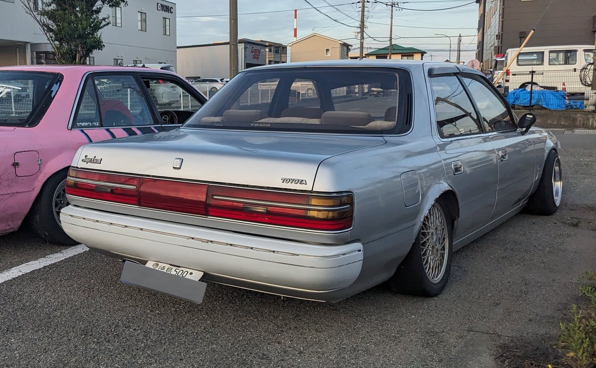 K_JINKEN_'s tweet photo. 【代理】GX81クレスタ売ります
TC24、純5、トラストタコ足、車高調、メンバー上げ、デフロック、マークIIバンパー、その他カスタム多数

即ドリならぬ即ノンスリ車
純正部品もあるので元に戻すことも可能(らしい)
その他気になることがあれば連絡ください

￥180万(値下げ交渉可) https://t.co/9uRy2ckMbg