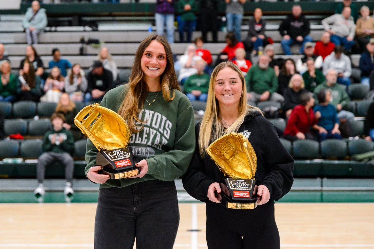 celebrated the first Gold Glove Award winners in <a href="/IWUSoftball/">IWU Softball</a> history 🤩

#TGOE #d3hoops