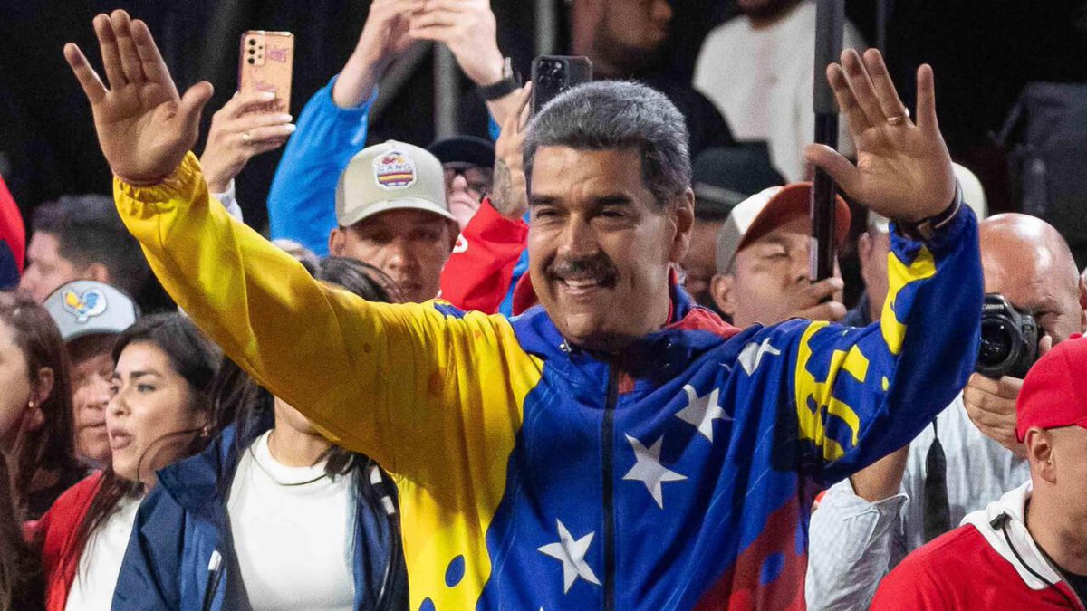 🇻🇪El presidente de Venezuela, Nicolás Maduro, anunció durante la clausura del Festival Mundial Antifascista que el país emprenderá una nueva era política a partir de 2025, enfocada en el desarrollo y la transformación nacional.