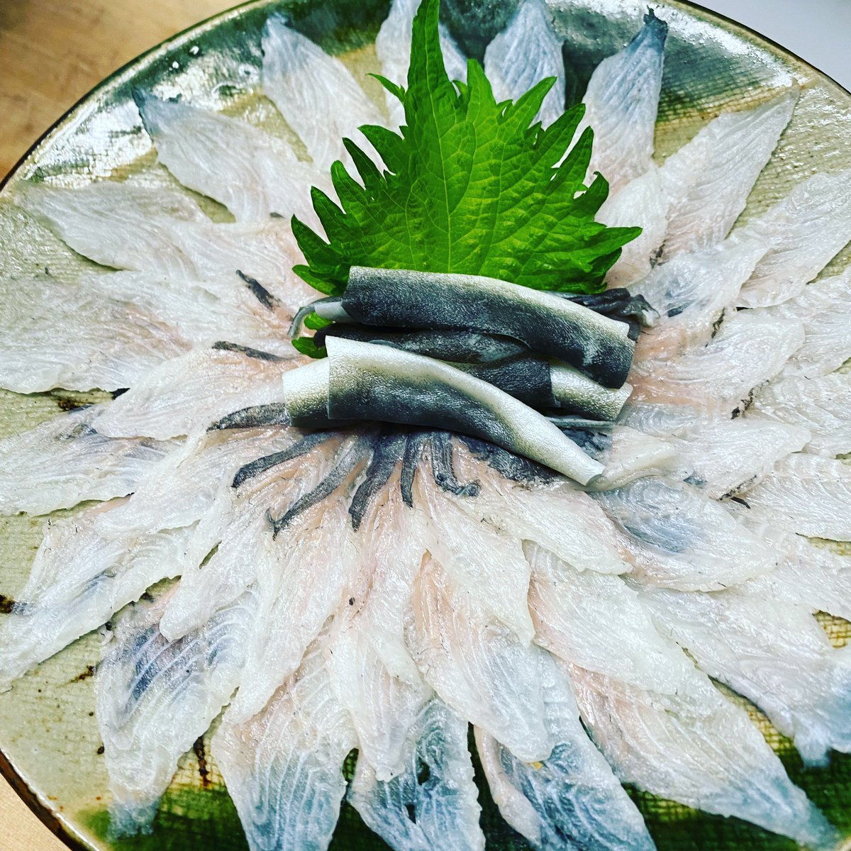 こんにちは😊成人式を迎えた皆様おめでとうございます🎉本日も最高の鰻と手打ち蕎麦をご用意して皆様の御来店お待ちしております👍
電話0545-21-2220
 #山さと
 #手打ち蕎麦
 #地焼き鰻
 #祝い事
 #女子会
 #新年会
 #鰻の刺身