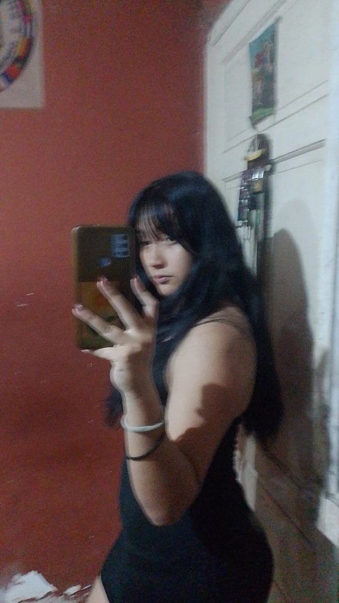 lynagallina's tweet photo. holi #selfieforav https://t.co/sPqICwv9I3