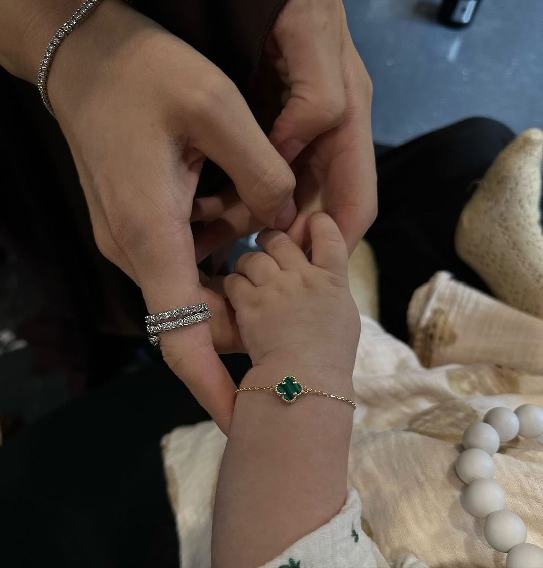 ___iu1's tweet image. -🤍-