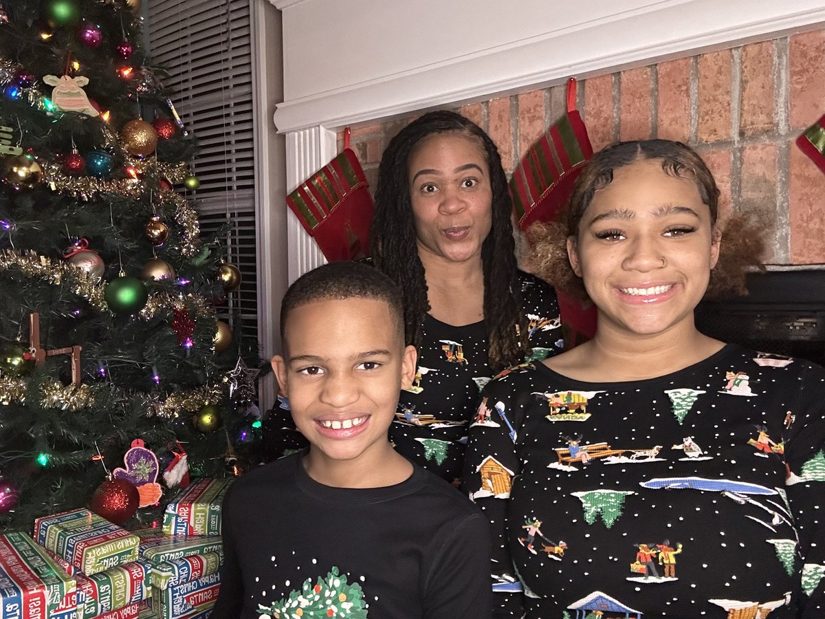 Reese_Educator's tweet photo. Obligatory holiday family photos with matching PJs! Happy Holidays 🎄🎅🏾 https://t.co/IEIideQCp0