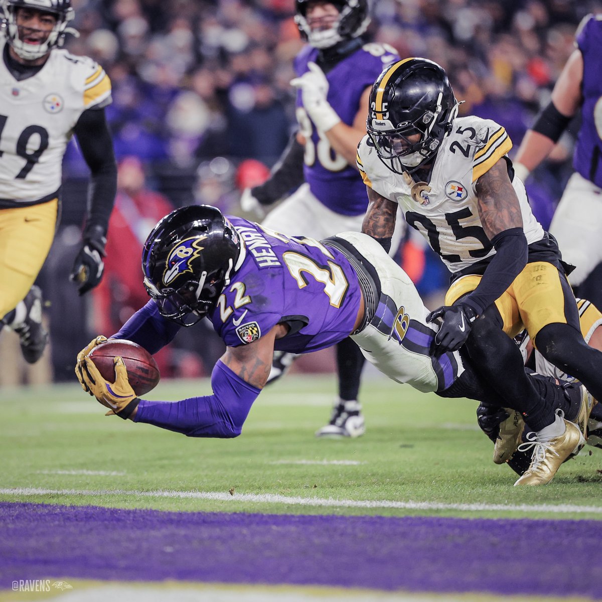 Ravens's tweet image. POWER FOOTBALL. 👑