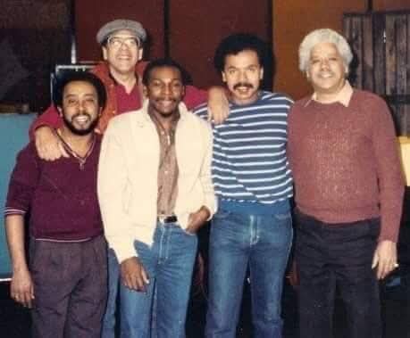 FrasesDeLaSalsa's tweet photo. Quienes son? Los leo! https://t.co/Fru0Y1sE1k