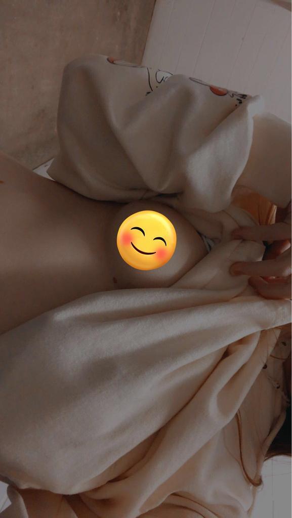 Hey süßer wäre gerne dein kleines Luder💘
Bin 18 Jahre alt und komme aus Hamburg 🥰
Aussehen bei Männern ist mir egal aber Hauptsache der ... ist ordentlich groß 🙈