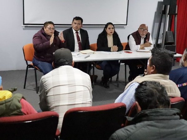 PueblaCentinela's tweet photo. #Puebla #Entérate #CentinelaNoticias
👩🏽❤️Gobierno de San Pedro #Cholula recibió a un grupo de personas de pueblos #originarios
✅https://t.co/tQ74eRnxCh
@TonantzinFdz @GobiernoCholula @le_qcho @Gob_Puebla https://t.co/raIhStKSlW