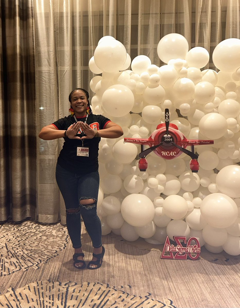 Reese_Educator's tweet photo. Since Founder’s Day is loading some 🔺 pics from 2024. AOML 🔺 Initiated on the campus of Southern University 🩵💛  Alpha Tau 🔺Spr. 2006 &amp; my current chapter Henry Co. Alum. (HCAC) 🔺 Community Service &amp; Sisterhood. https://t.co/ikGvt4DjEW