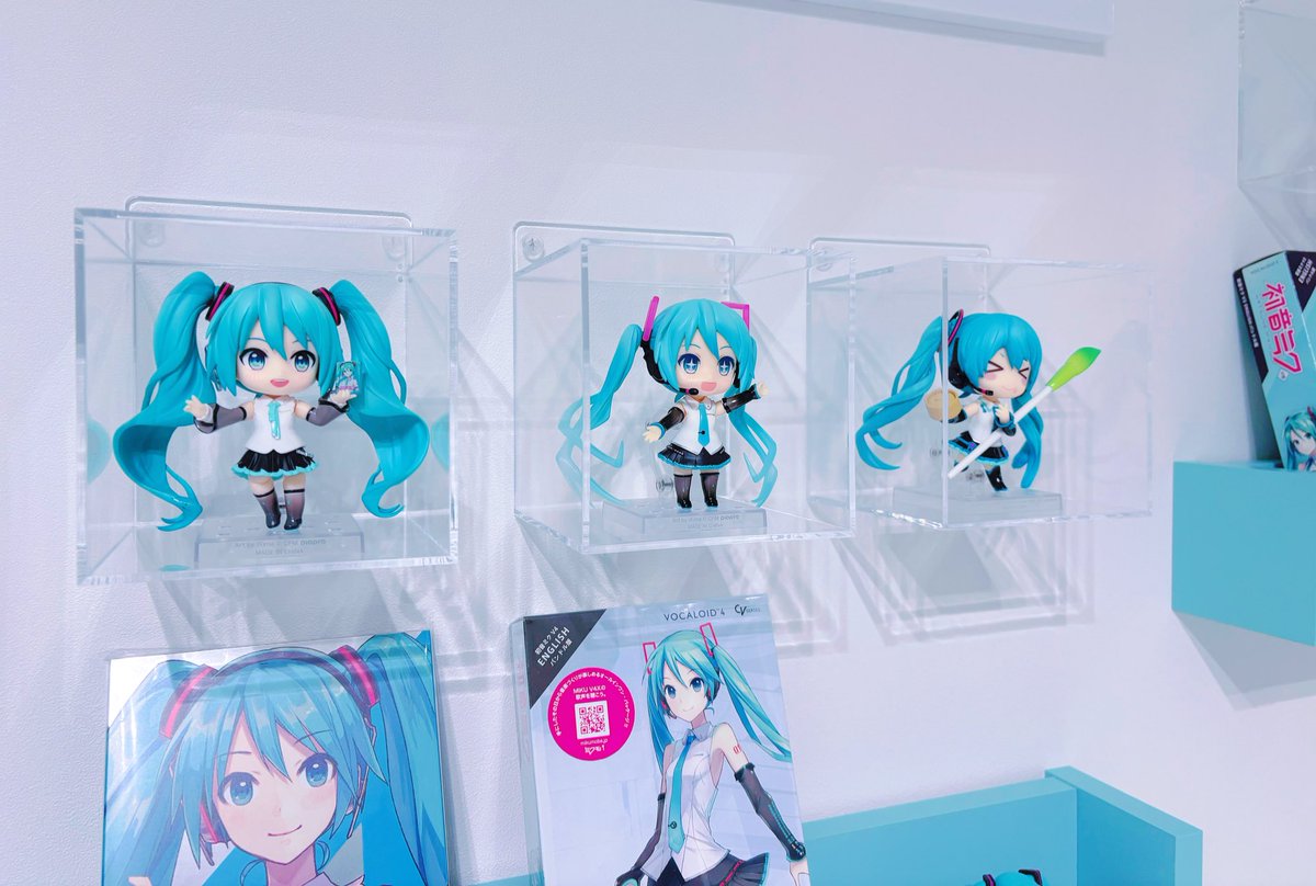 ᝰ✍︎
#ねんどろいど ディスプレイケース

無印良品様
〈壁に付けられるアクリルディスプレイ ボックス型〉
※幅12.6×奥行12.4×高さ15cm

髪にボリュームのあるミクさんも収まり、付属のピンで簡単に取り付け可能ˊ˗
➥注意点はリプに💡

muji.com/jp/ja/store/cm…

#ミクミクマイホーム計画