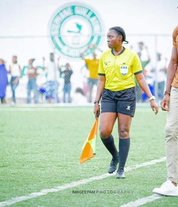 RevelateurInfo's tweet photo. La #Fédération haïtienne de #Football (#FHF) félicite l’arbitre assistante internationale #Falone #Dieurisma, pour avoir fait partie de la 34e promotion de la Police nationale d’#Haïti, après près de cinq mois de formation académique et physique intensive. @RevelateurInfo
#PNH https://t.co/HpQGFMrh45