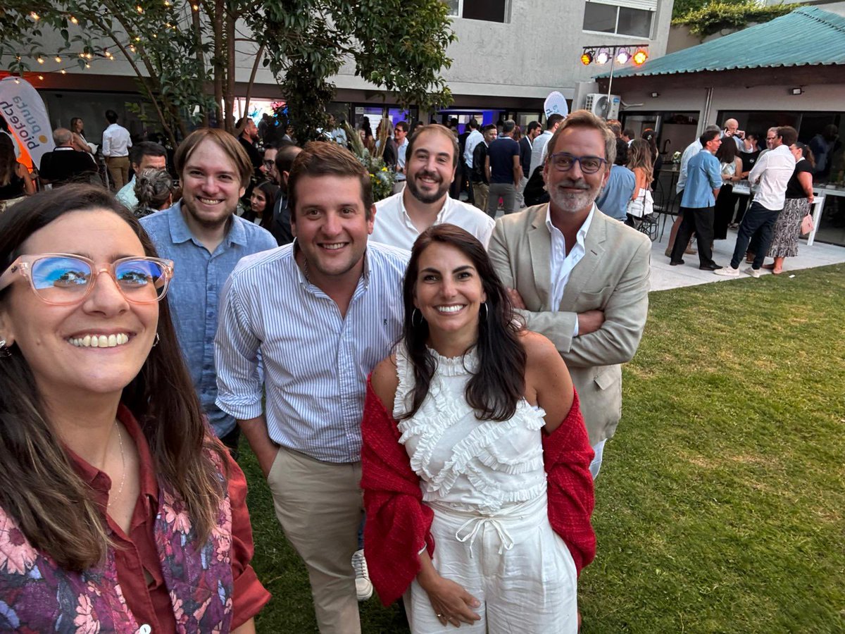 ichaquiriand's tweet image. Hoy la @UCUoficial fue sede del #PuntaBioTech un side event de @PuntaTech. Tremendo despliegue del campus Punta del Este!
Felicitaciones @MaggieGiuria @rodrigoachigar @NachoRoche