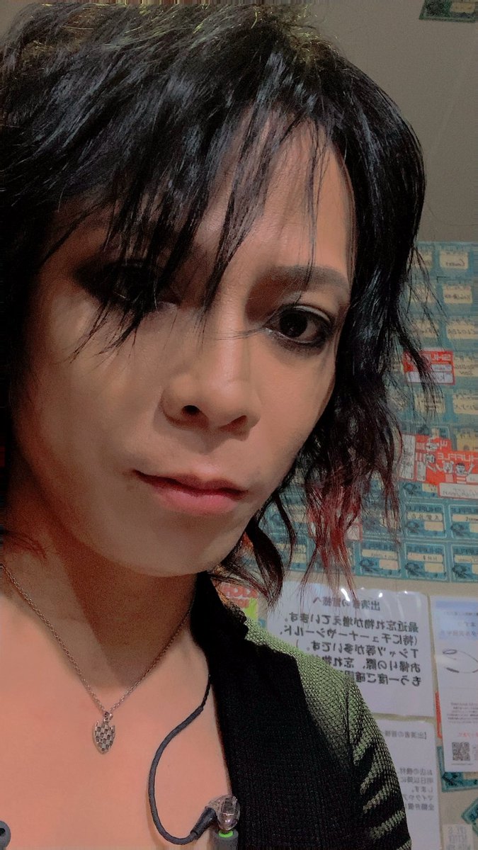 otoya_ottie's tweet image. 昨日は吉祥寺SHUFFLEでKING RYOさんセルフカバー『LAID』でした！
圭造さん、慎仁さん、健次さんにリスペクトを込めたギターを演奏させてもらいました🎸
俺にとっても特別な1日になりました☺️
応援してくれたみんなありがとう✨

#LAID #KINGRYO #JUNICHIRO #TAKAFUMI #石井真之 #茉白カグヤ #Otoya