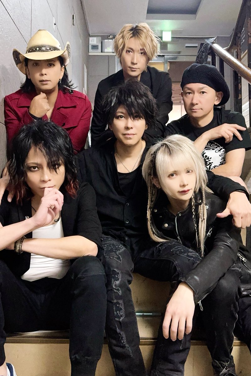 otoya_ottie's tweet image. 昨日は吉祥寺SHUFFLEでKING RYOさんセルフカバー『LAID』でした！
圭造さん、慎仁さん、健次さんにリスペクトを込めたギターを演奏させてもらいました🎸
俺にとっても特別な1日になりました☺️
応援してくれたみんなありがとう✨

#LAID #KINGRYO #JUNICHIRO #TAKAFUMI #石井真之 #茉白カグヤ #Otoya