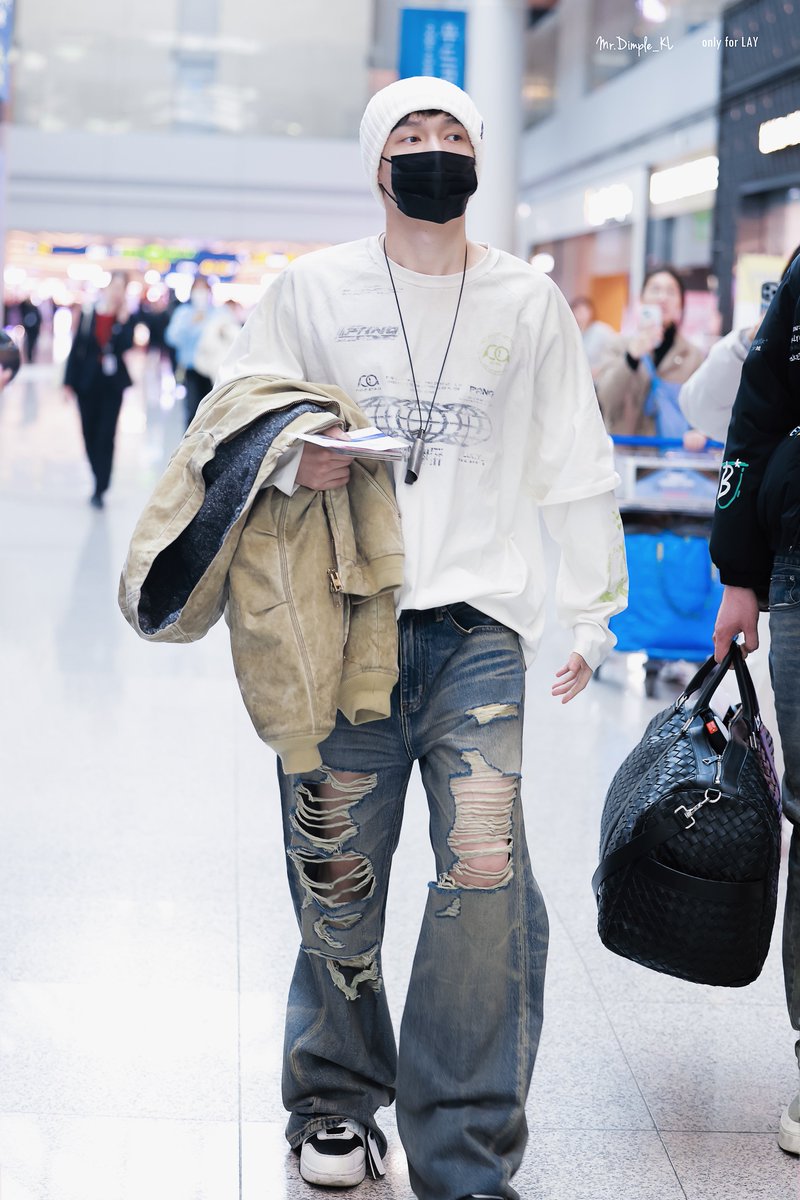 ceeehun's tweet photo. Yixing ICN departure 🧡

Cr. Mr.Dimple_KL https://t.co/mKMH6i9YPT