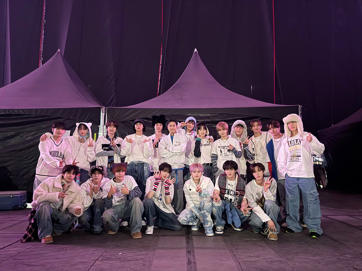 masweetescape's tweet photo. udah disatuin dari 7 grup centernya tetep siwon 😭👍🏻
https://t.co/QUMGMX6Dv1