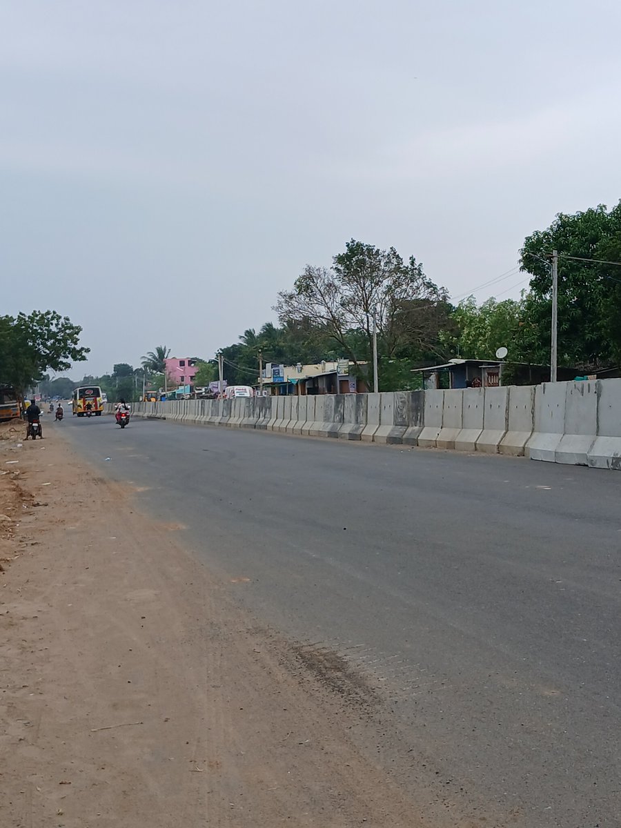 jjayaprakash82's tweet photo. @CuddaloreTN31 Four way of vadalur to mandarakuppam almost 80% completed https://t.co/7hki3NW87N