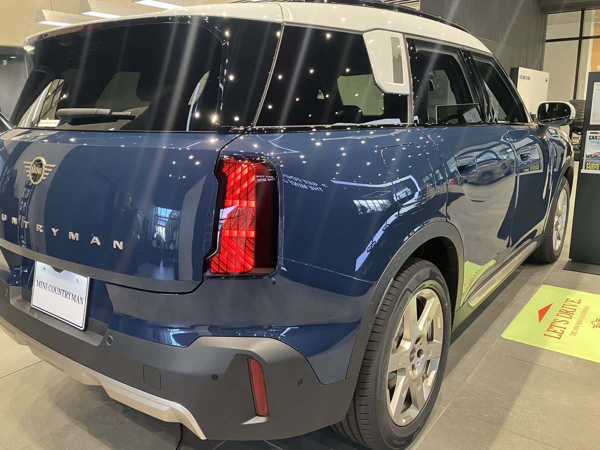 blue_lion18gtl's tweet image. 東京🗼お台場にある日本最大級のMINIのブランド体験型販売拠点のMINI Tokyo Bay。

MINIブランドのクルマもガソリン、ディーゼル、電気から選べます🚘  

カントリーマンは、BMWのドイツ🇩🇪ライプツィヒ工場🏭で生産されていて、ディーゼルのカントリーマン Dが人気みたいです😎

#MINI
#TokyoBay