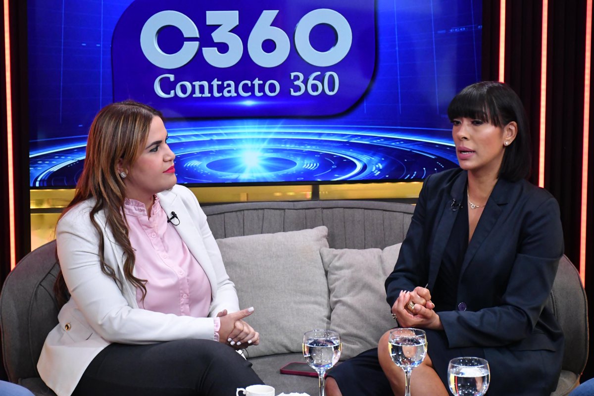¡Un domingo más con el increíble elenco de Contacto 360! 🎥✨ 

<a href="/LorenaHerasme/">Lorena Herasme Ramos</a> 
<a href="/jenkinorozco/">Jenkin Alberto Orozco</a>  
<a href="/MichelleMOrtiz/">Michelle Ortiz López</a> 
<a href="/EdwardHidalgo/">Edward Hidalgo Pérez</a>  

🚨 ¡Sintoniza! Este y todos los domingos a las 9:00 a.m. por @entelevision: entelevision.com/vivo 📺  #Contacto360RD #ProgramaTV