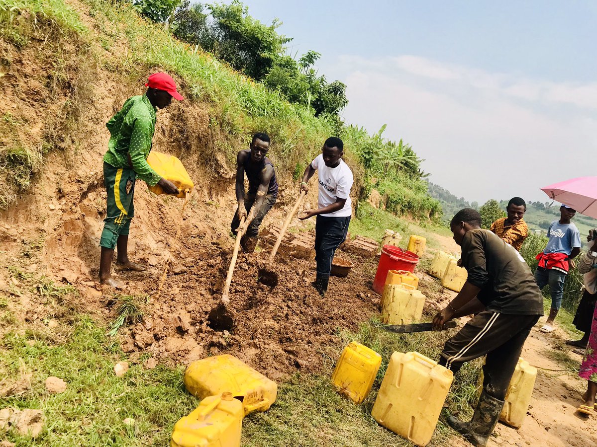 Ben_alpha1's tweet photo. Volunteers do not necessarily have the time; they have the heart.”
Working with @Nyamagabe @sector_musange youth In community work for supporting poverty alleviation by constructing latrines for poor households. @CorpsAfricaRda @BikorimanaVale9 @NyamagabeYouth @MastercardFdn https://t.co/Ir2Tl24Jma
