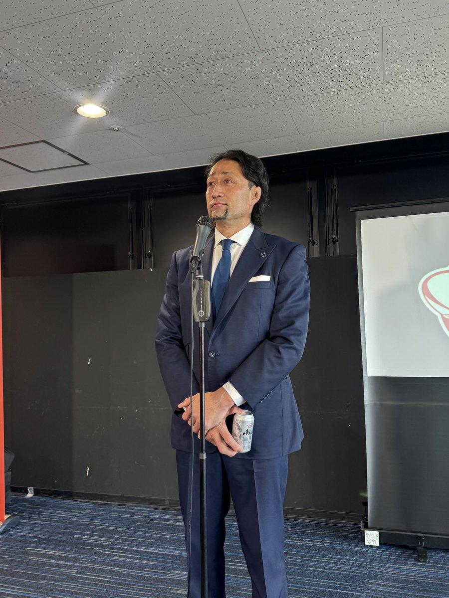 MicroOwners's tweet photo. “東芝ブレイブルーパス東京ビジネス懇親会”
2015年のラグビーワールドカップ南アフリカ戦で大活躍された元日本代表、大野アンバサダーの乾杯🍻の挨拶、サプライズゲストでオールブラックス選手、フリゼル選手も参加
今後は数ヶ月毎に開催する予定です
#東芝ブレイブルーパス東京
#microowners https://t.co/fg7EpYBU05