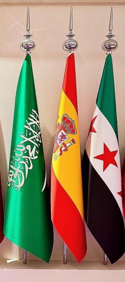 Columbuos's tweet photo. ما القاسم المشترك بين هذه الاعلام تحديداً؟ https://t.co/VFZNcK5bhr