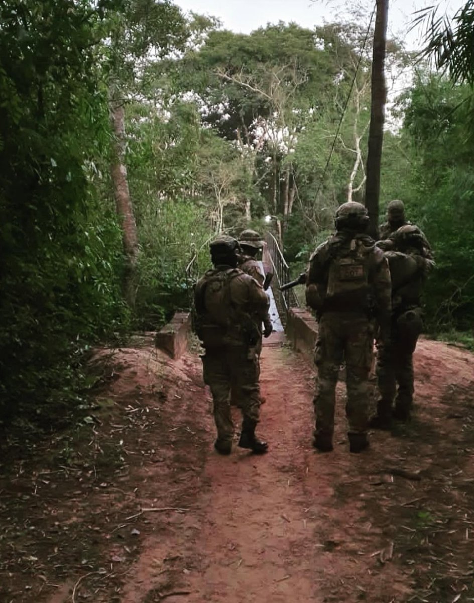 Brazilian COT 🇧🇷 operators during anti-trafficking drug operations at the frontier with Paraguay.