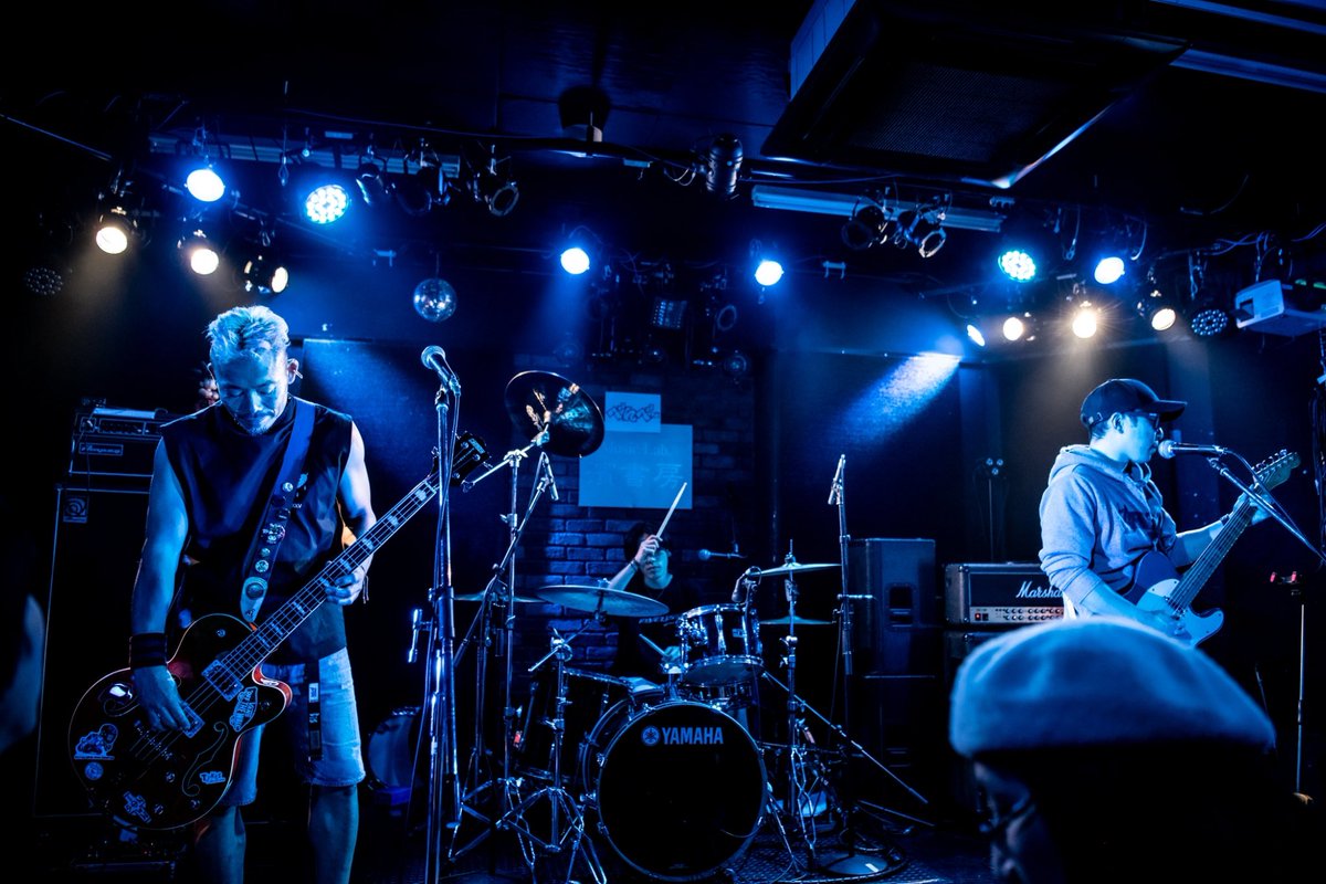 bmw_m_official's tweet photo. 急遽 1月25日
横浜鶴見GIGSにて
べんべー 演ります!
CHOGUN 活休ライブ
ピンチヒッターでの出演です!
よろしくお願いします!
#べんべー
#ライブ
#鶴見GIGS
#CHOGUN https://t.co/0ZupGT74YD