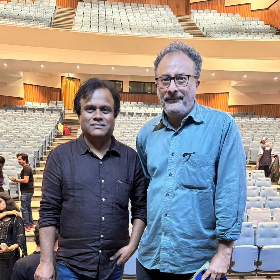 BoodhuRamu's tweet image. Saw four of Datta Patil's plays last night (from 2 pm to 10 pm) at the Yashwant Natya Mandir in Matunga
दगड आणि माती
हंडाभर चांदण्या
कलगीतुरा
तो राजहंस एक
Met Datta Patil to salute him. An important playwright whose plays need to be performed + translated across the country