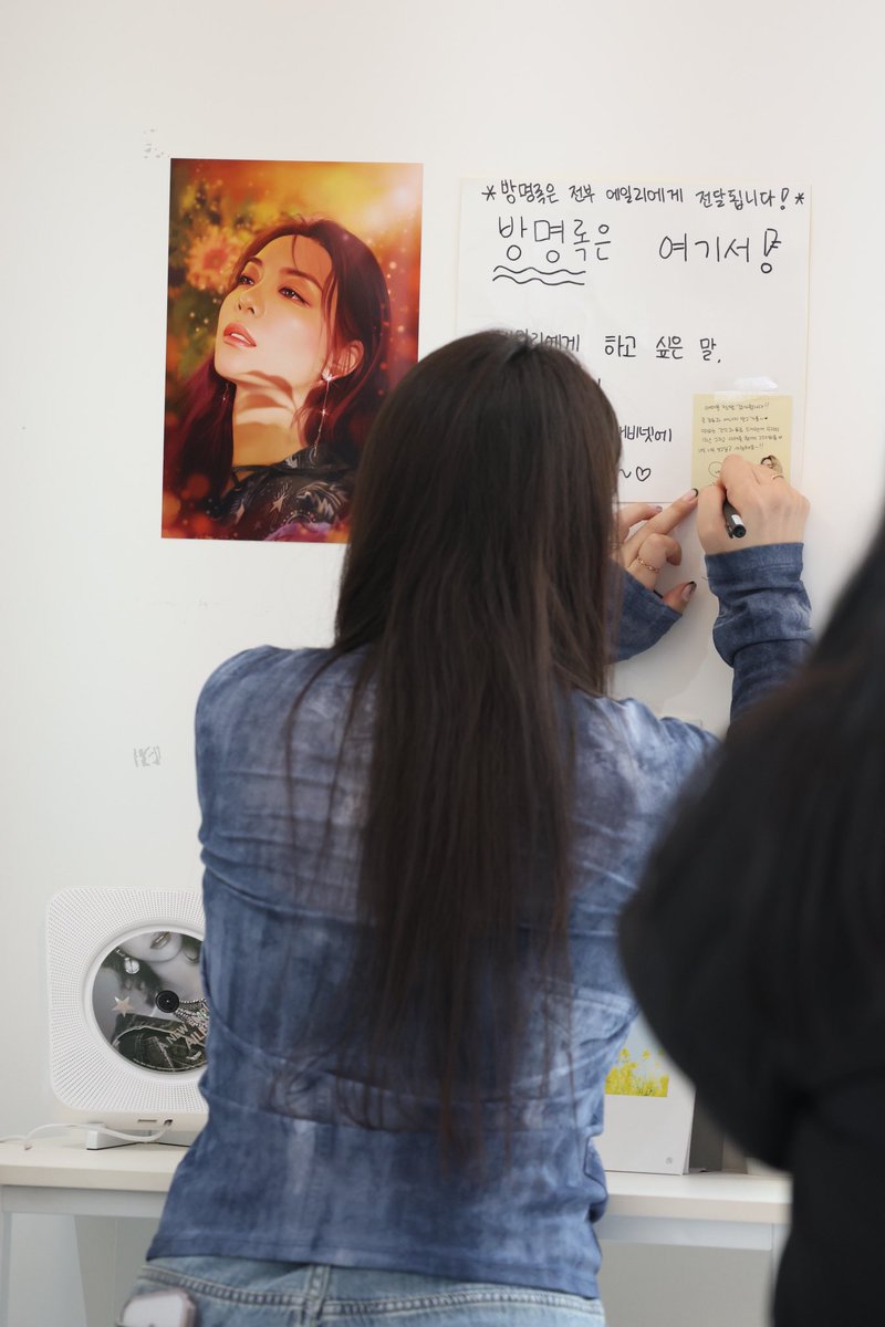 merrycafe's tweet photo. ᴄᴀꜰᴇ ᴍᴇʀʀʏ

ᡣ𐭩 데뷔 13주년 기념 카페가 진행중인 메리에 에일리님이 방문하셨습니다 .ᐟ.ᐟ

팬들의 정성과 사랑에 아주 많이 행복해하시고 재미있게 즐기시는 모습이 너무 아름다웠습니다 💜💖

#에일리 #ailee 

#생일카페 #생카 #카페대관 #생카대관 #이벤트카페 #홍대생카 #카페메리 https://t.co/ENaFTqEhsP
