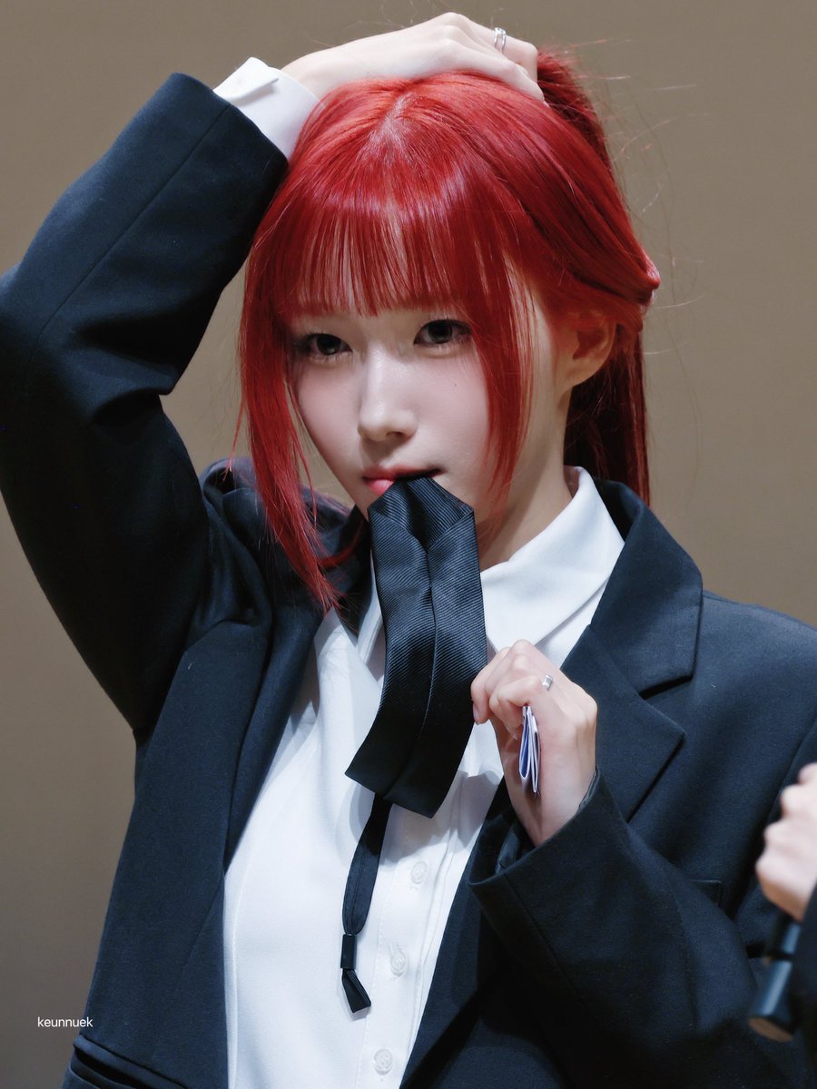 keunnuek's tweet photo. 250112 후즈팬스토어

#케플러 #Kep1er #서영은 
#YOUNGEUN #ヨンウン https://t.co/79DeA5txrr
