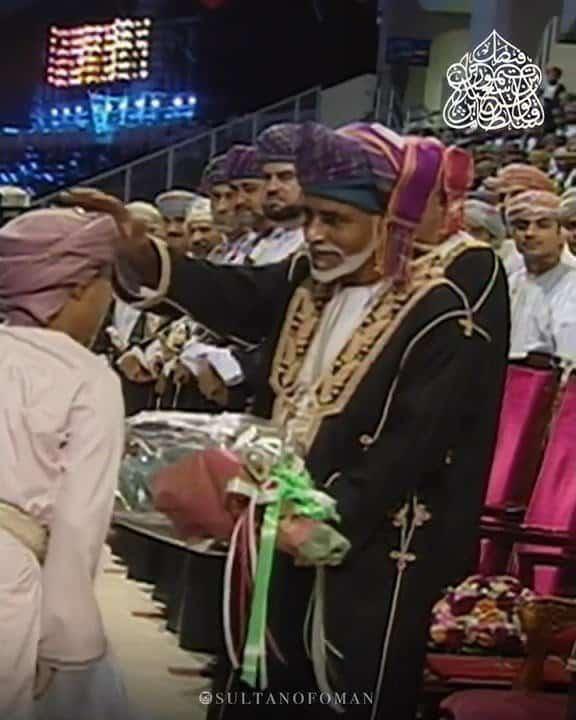 Sultan52078588's tweet photo. رحم الله رجلا كان لشعبه أبا قبل أن يكون حاكما" روح وريحان وجنة نعيم لروحك - طيب الله ثرا - #قابوس_بن_سعيد https://t.co/y5o4RVthTe