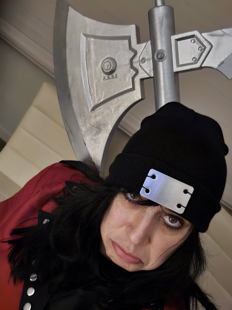 kat_ttkat's tweet photo. The face you make when you find out the VA you have been dying to meet for a year was at the same convention but you were stuck in your booth in the exhibit hall so you couldn't go to the Persona meetup. @JusticeSlocum https://t.co/v6WFnfgMAv