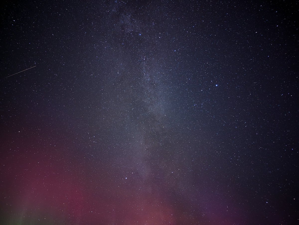 JNagmalik29's tweet photo. Cygnus region of the Milky Way.

📸: Google Pixel 7 Pro. https://t.co/kyAJhBMvY9