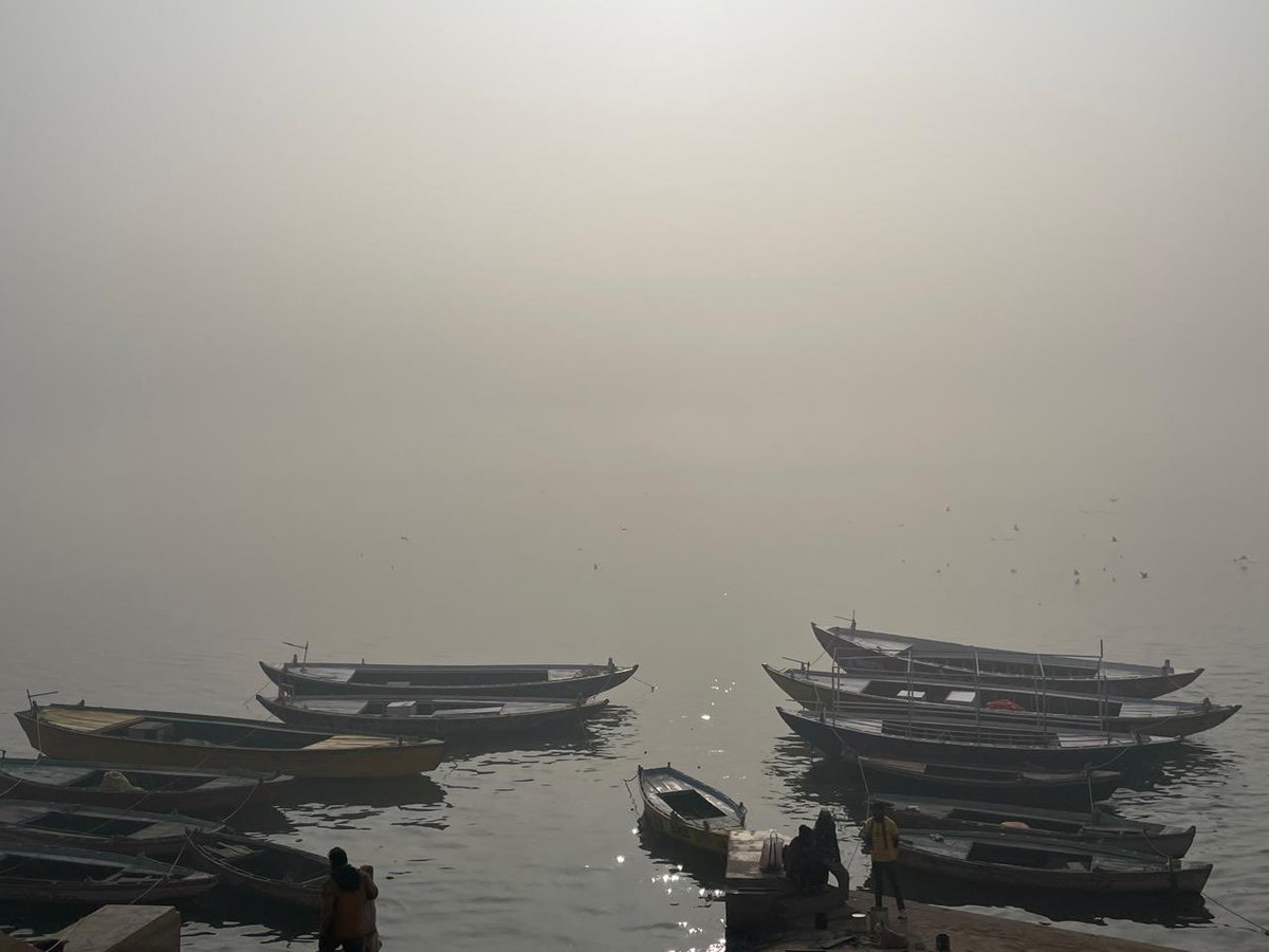 AnObserversView's tweet photo. Morning prayers for Bharat at Mahadev’s Nagri, Kashi 🙏🏻.
#Varanasi https://t.co/CS9bkLjKso