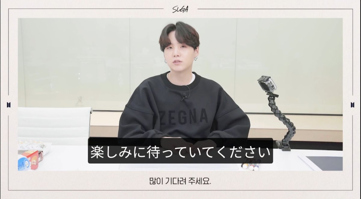 ttalgipudding's tweet photo. 私がユンギ沼に浸かるきっかけとなった #ARTIST_MADE BY BTS 'Making-of Log' from SUGA
テキパキと指示して博学・しごでき・しご早ぶりを披露する姿に心をギュッと鷲づかみにされたあの日から3年😍
Future's gonna be okey
#2025WithYoongi
#방탄소년단슈가 #슈가 #SUGA #BTSSUGA #シュガ #AgustD https://t.co/hJ85UKL8Fn