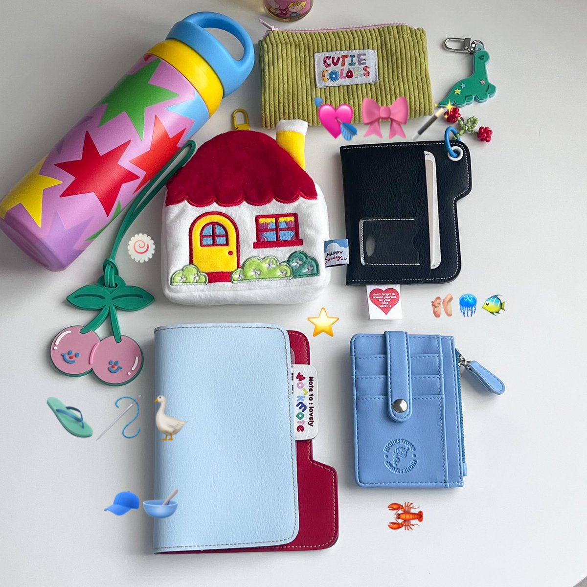 nchdaq's tweet photo. มาคับ สิ่งนี้โดนขอพิกัดตลอด🧸🍎💝มาแปะรวมไว้ให้ในเธรดนี้นะคะ ทั้งพวงกุญแจ card holder🎒🍊กระเป๋าจิ๋วไว้จัดระเบียบของในกระเป๋าหลัก น่ารักเท่าโลก👾🥞🥣 https://t.co/gtEZ2VwHuQ
